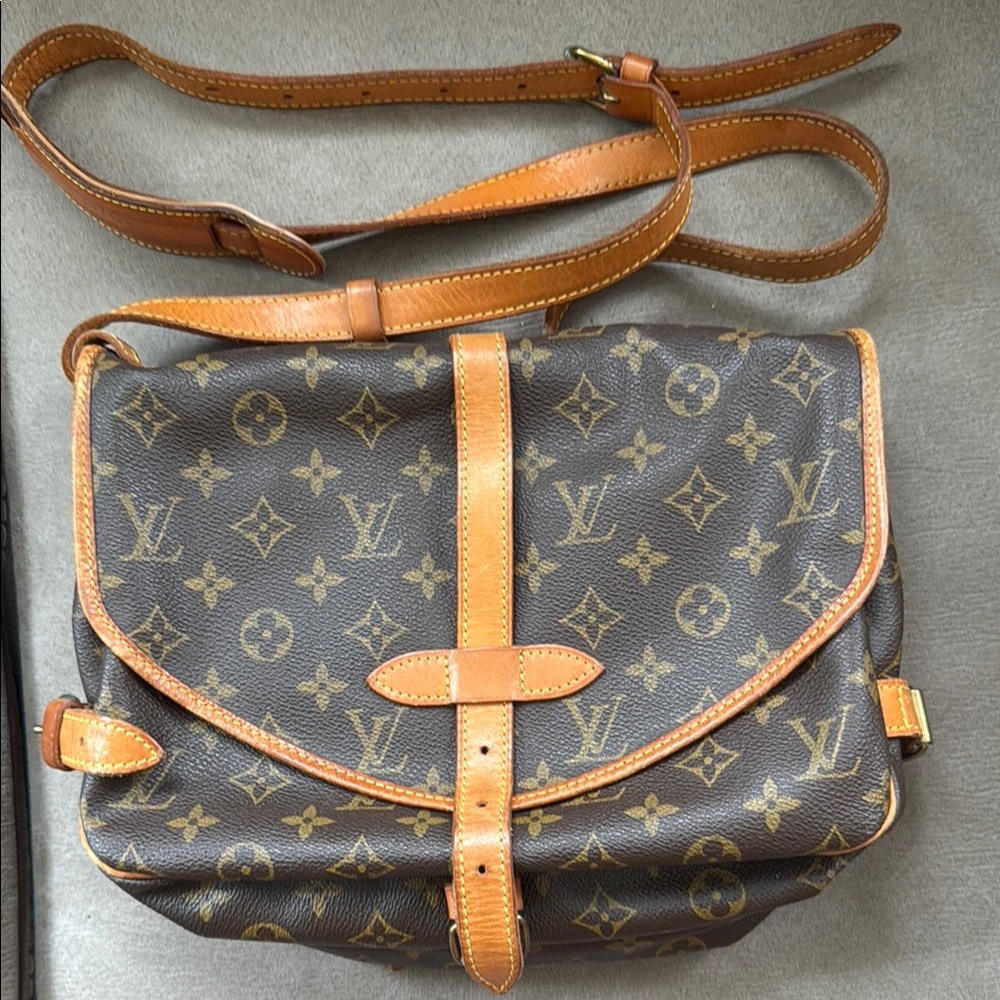 Louis Vuitton Saumur 30 Brown Monogram Messenger Bag